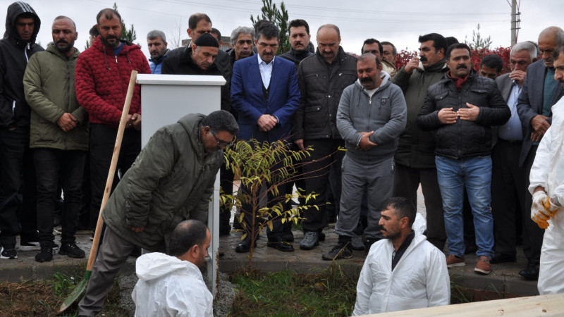 Batman Milletvekili Ferhat Nasıroğlu ve Vali Ekrem Canalp selden etkilenen bölgelerde incelemelerde 