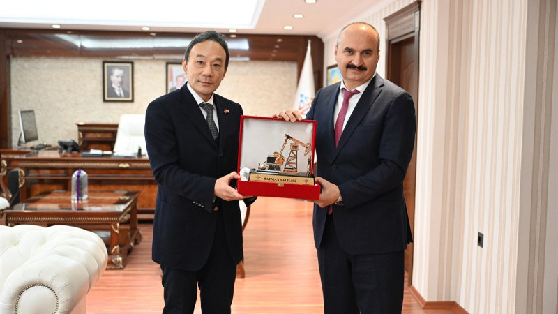 Japonya Büyükelçisi Vali Canalp’i ziyaret etti