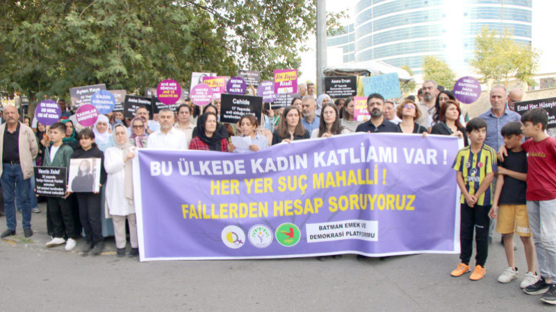 Kadın cinayetleri yürüyüşle protesto edildi