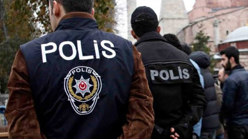 Valilik 3 polisin açığa alındığını duyurdu