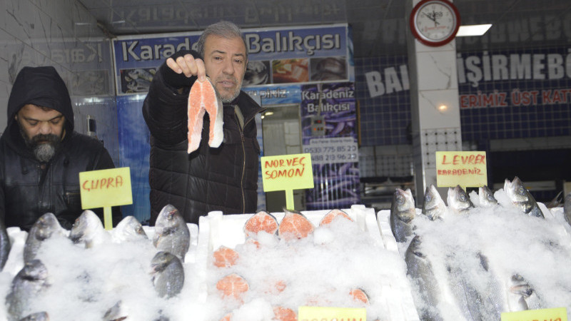 BALIK TEZGÂHLARININ EN PAHALI BALIĞI NORVEÇ SOMONU