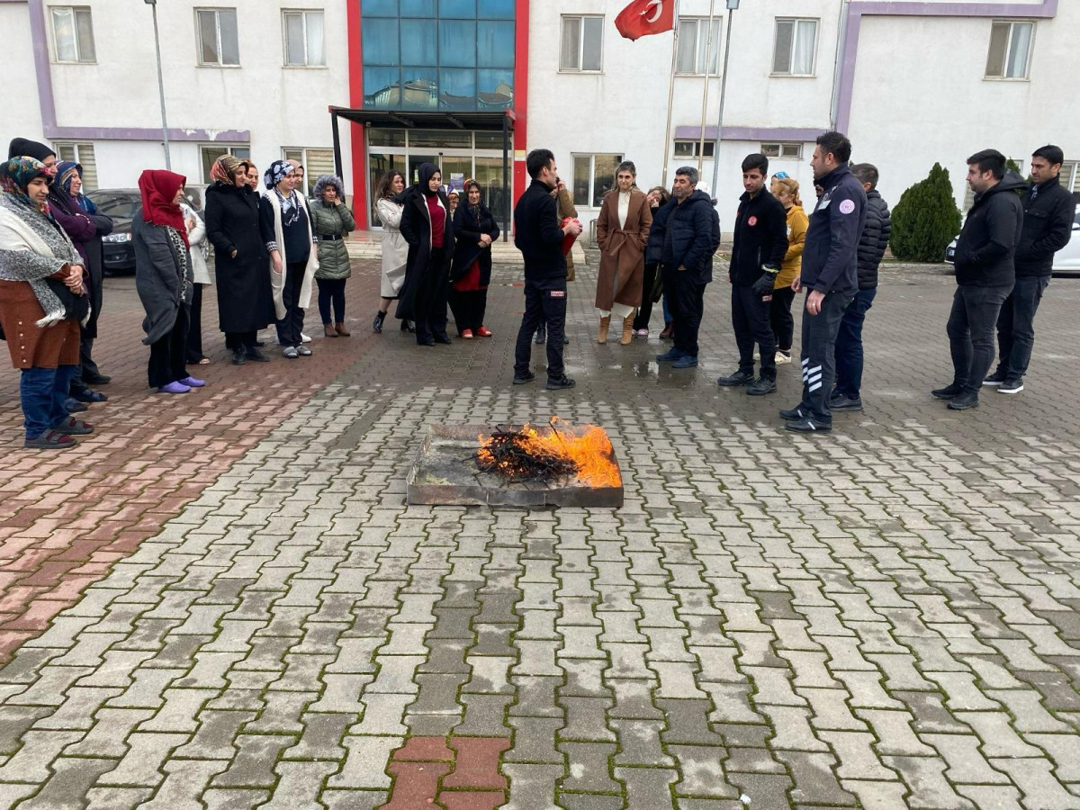 Belediye’den yurt personeline yangın eğitimi