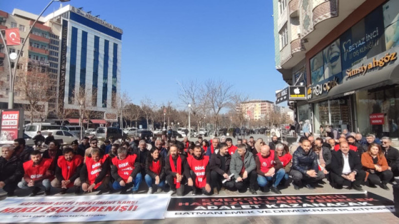 İşçi çıkarmaları protesto edildi